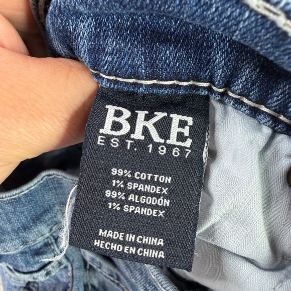 BKE Jake Straight Jeans Mens 32x32 Blue Medium Wash Distressed NIce Fade - Picture 9 of 12